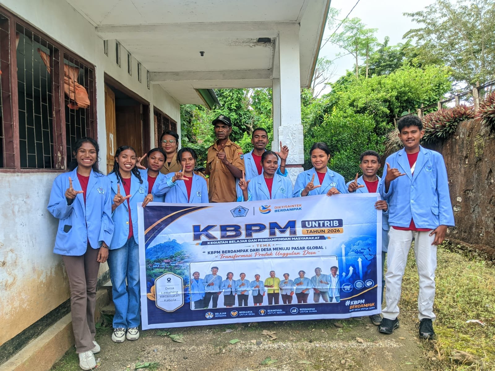 Keberangkatan peserta KBPM 2026 ke lokasi KBPM, Desa Lawahing dan pelaporan diri ke Kantor desa