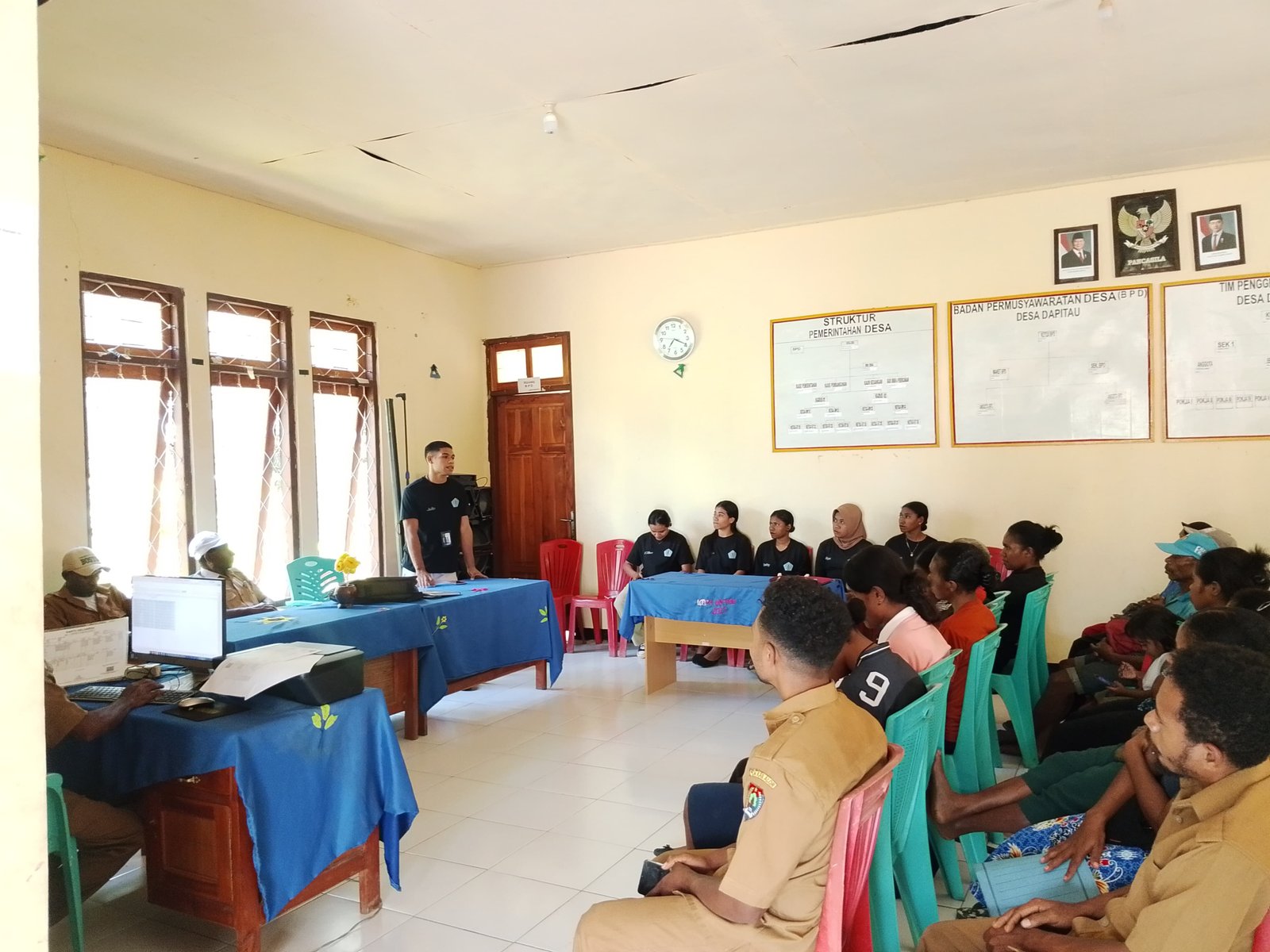 Sosialisasi  Bersama Warga Desa Dapitau Dengan Tema  Pengaruh DBD dan TBC serta Pola Hidup Sehat