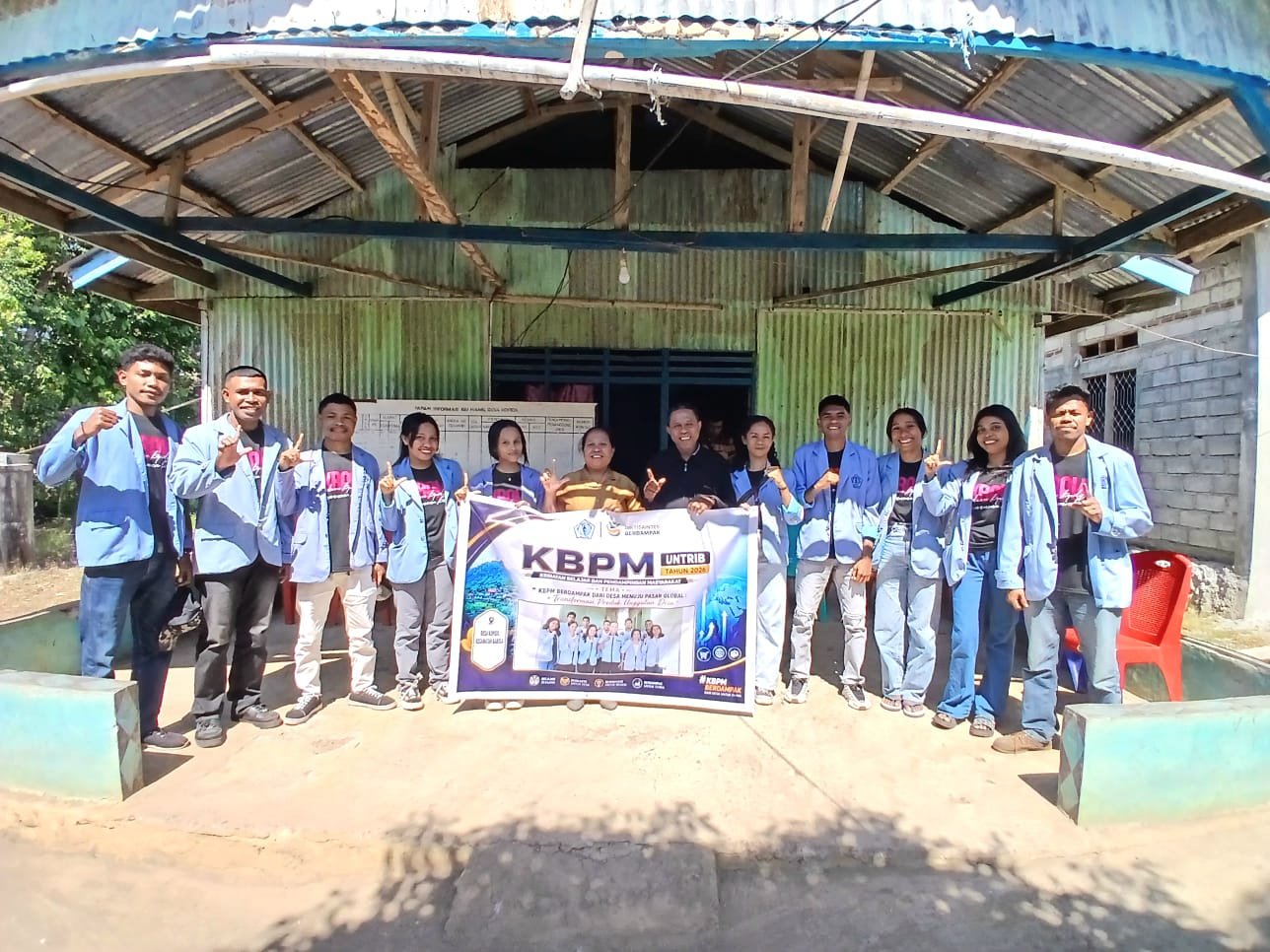 Mahasiswa KBPM Untrib Kalabahi telah sampe Di Desa Kopidil, Kec.Kabola dan di sambut hangat oleh pemerintah Desa Kopidil