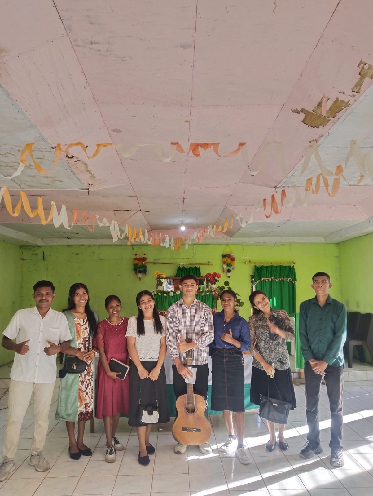 Ibadah Bersama Dengan Para Jemaat Gereja kononia Dapitau