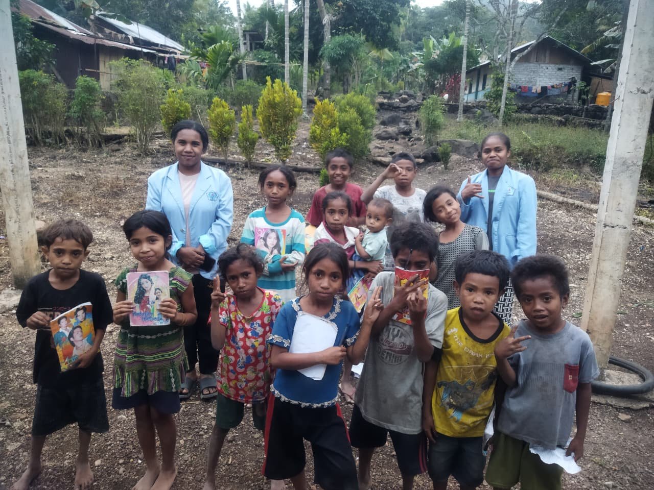 *Mahasiswa KBPM melaksanakan kegiatan Les Sore bersama anak-anak Desa Lekom