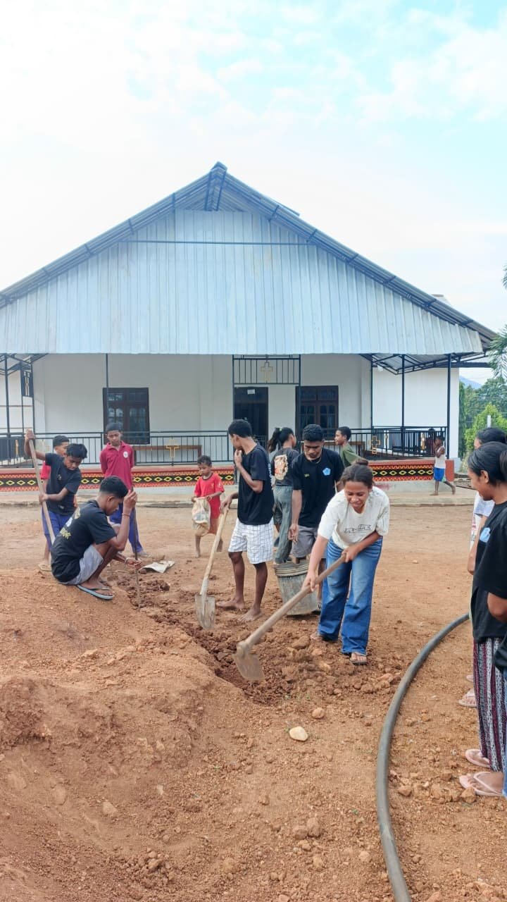 Aksi Pembersihan Lanjutan Lingkungan Kantor Desa